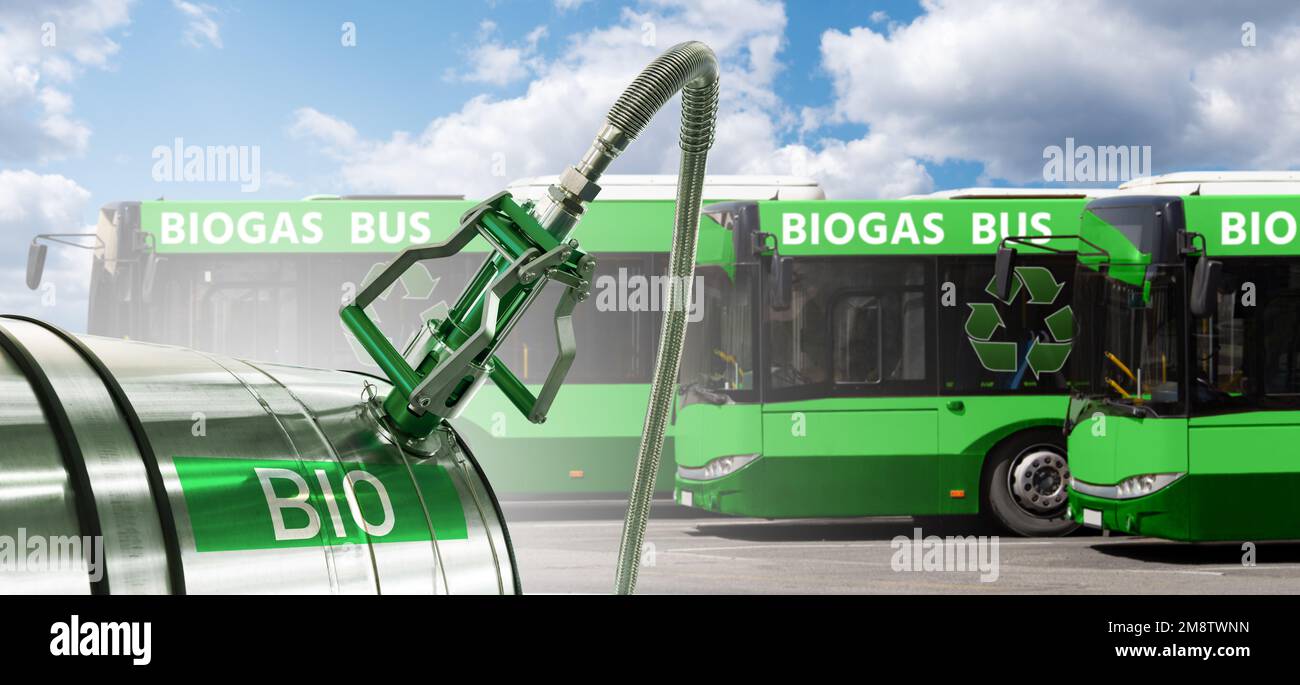 Ugello per il riempimento di gas biologico con serbatoio di stoccaggio sullo sfondo degli autobus Foto Stock