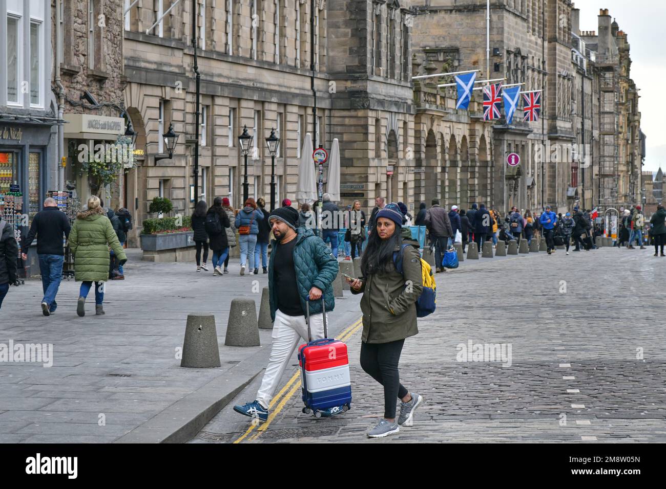 Edimburgo Scozia, Regno Unito 15 gennaio 2023. Vista generale del Royal Mile. credito sst/alamy notizie dal vivo Foto Stock