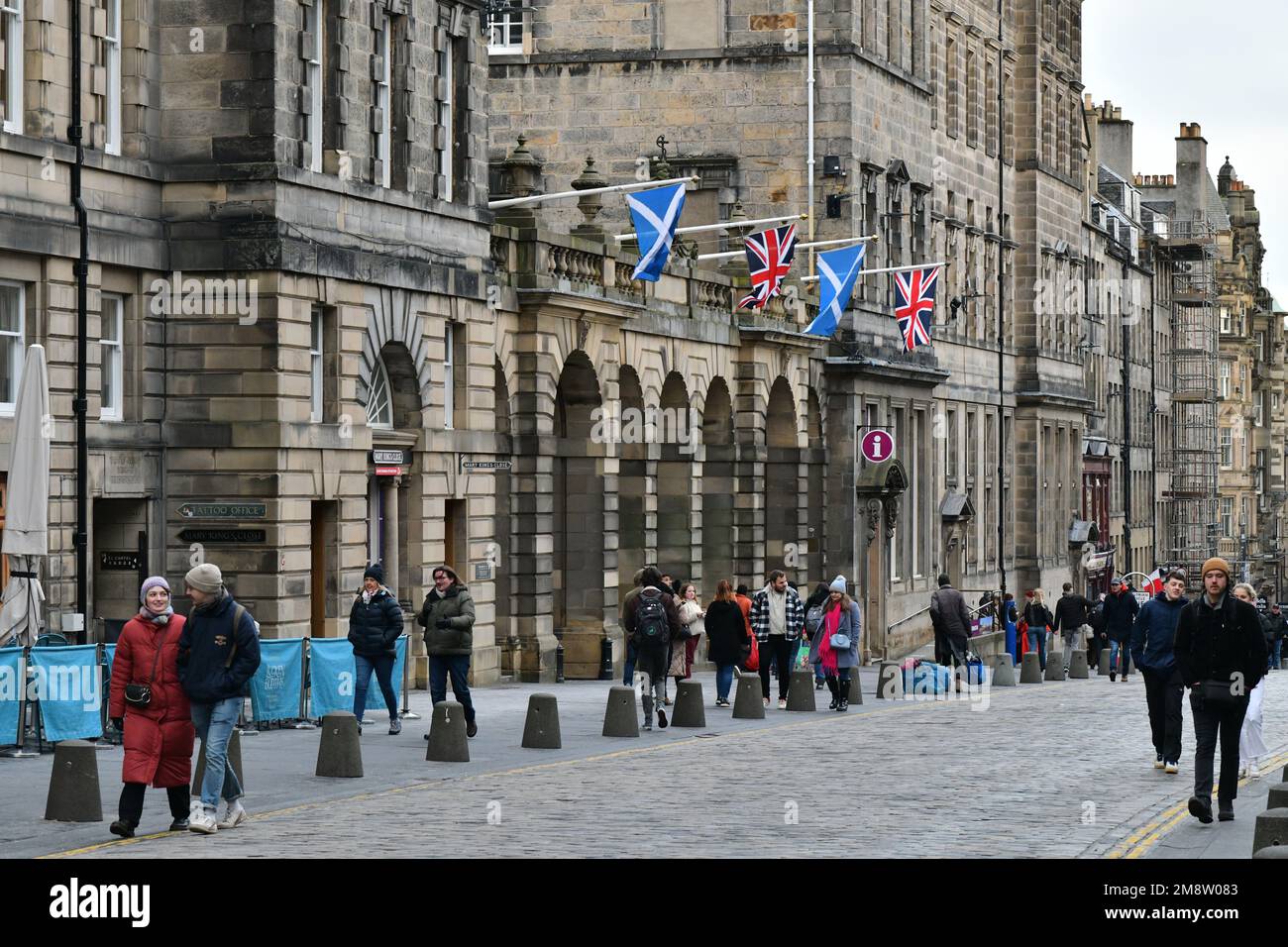 Edimburgo Scozia, Regno Unito 15 gennaio 2023. Vista generale del Royal Mile. credito sst/alamy notizie dal vivo Foto Stock