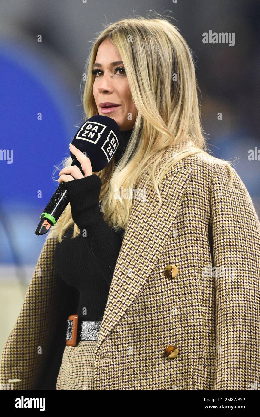 Napoli, Italia. 13 Jan, 2023. Diletta Leotta giornalista di DAZN Italia, durante la Serie A TIM match tra SSC Napoli e Juventus FC allo Stadio Diego Armando Maradona Napoli Italia il 13 gennaio 2023. Credit: Franco Romano/Alamy Live News Foto Stock