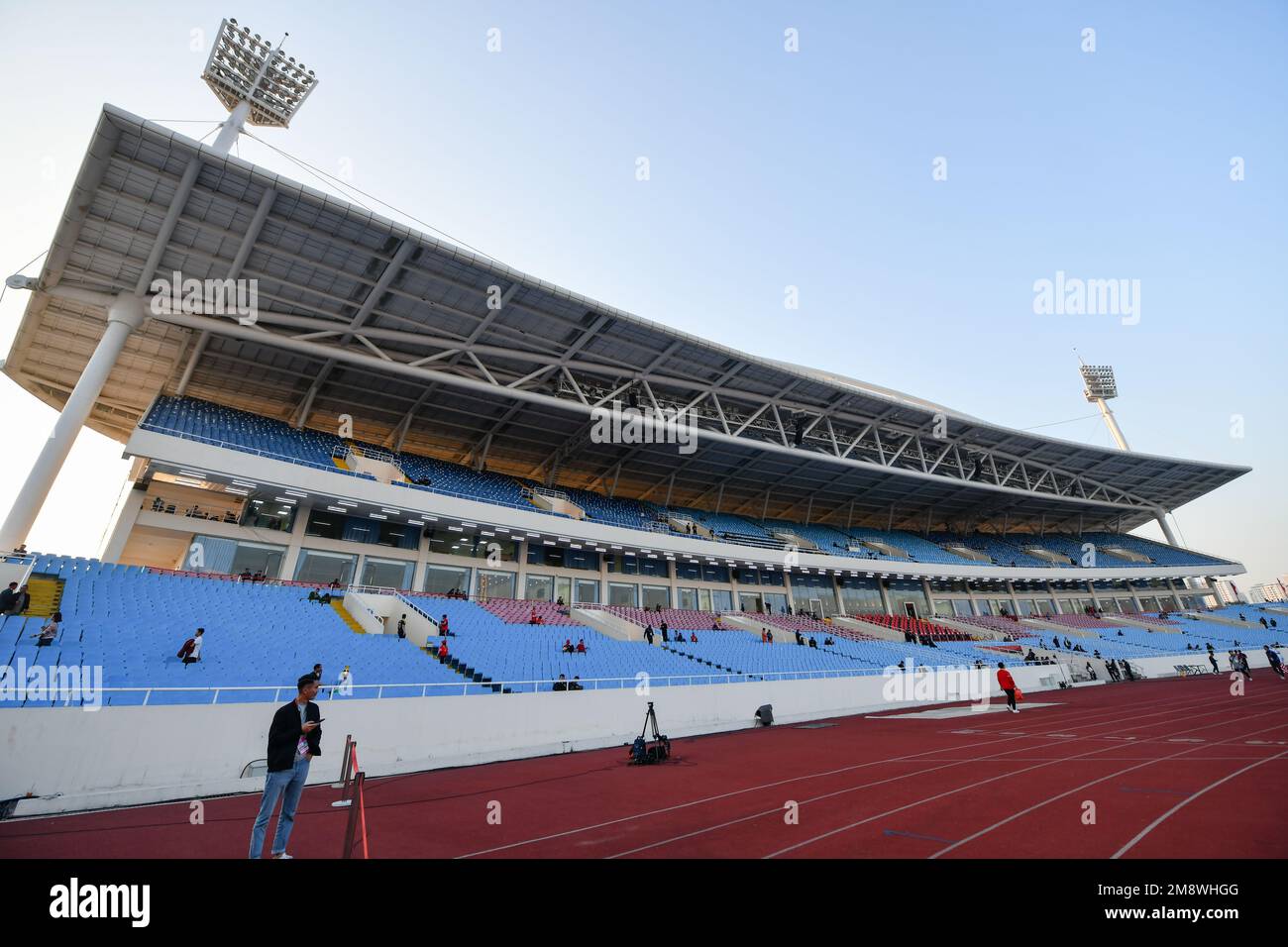 Hanoi, Vietnam. 13th Jan, 2023. Vista del My Dinh National Stadium prima della partita AFF Mitsubishi Electric Cup 2022 tra Vietnam e Thailandia al My Dinh National Stadium. Punteggio finale; Vietnam 2:2 Thailandia. (Foto di Amphol Thongmueangluang/SOPA Images/Sipa USA) Credit: Sipa USA/Alamy Live News Foto Stock