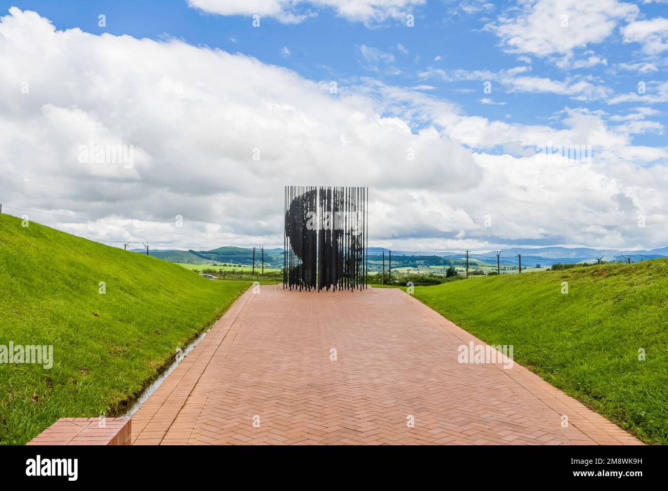 Nelson Mandela luogo di cattura, statua in acciaio in Howick midlands KwaZulu Natal Foto Stock