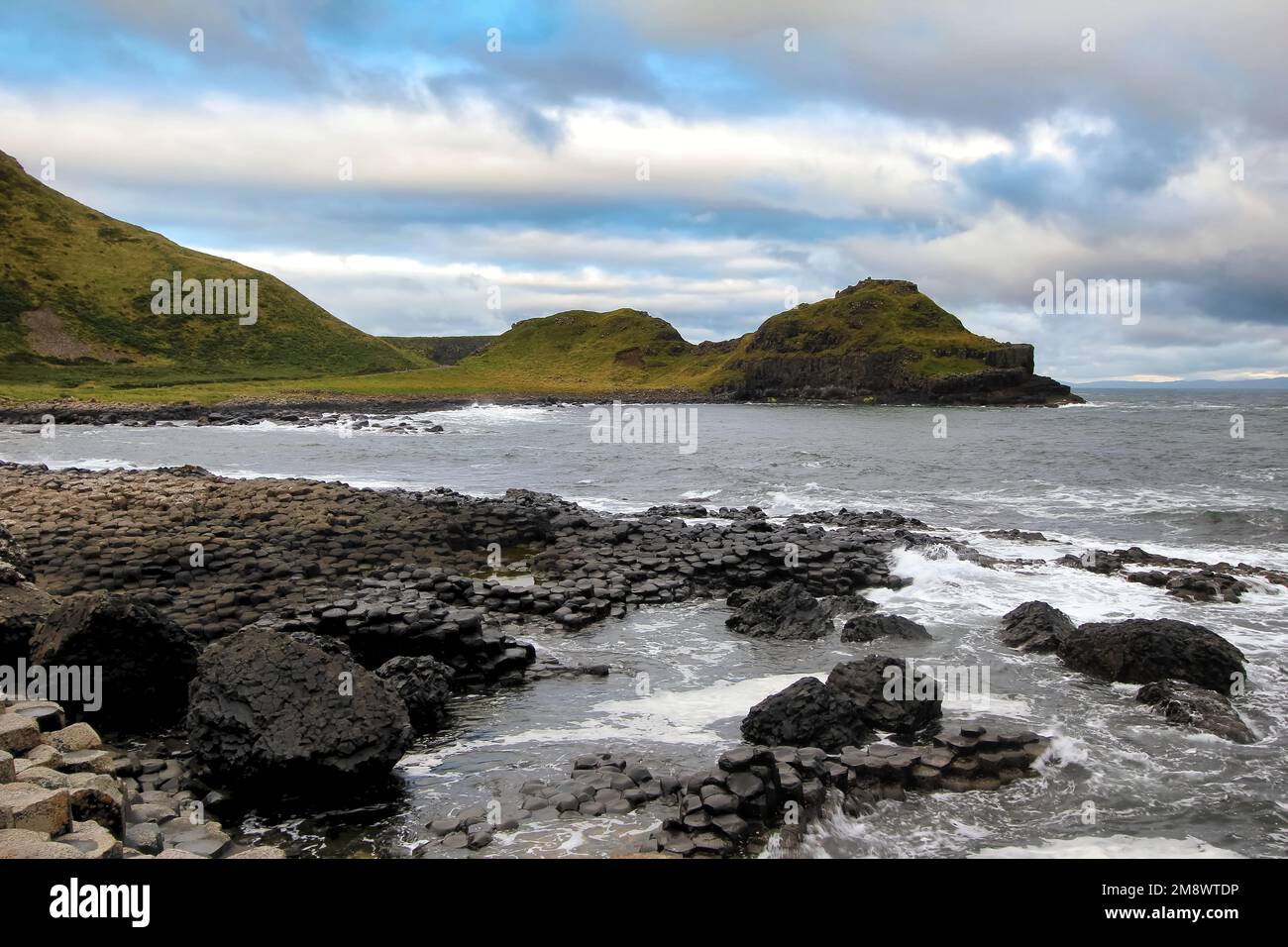 Il Selciato del gigante situato nell'Irlanda del Nord (County Antrim) è uno dei monumenti più rappresentativi dell'Irlanda e patrimonio mondiale dell'UNESCO Foto Stock