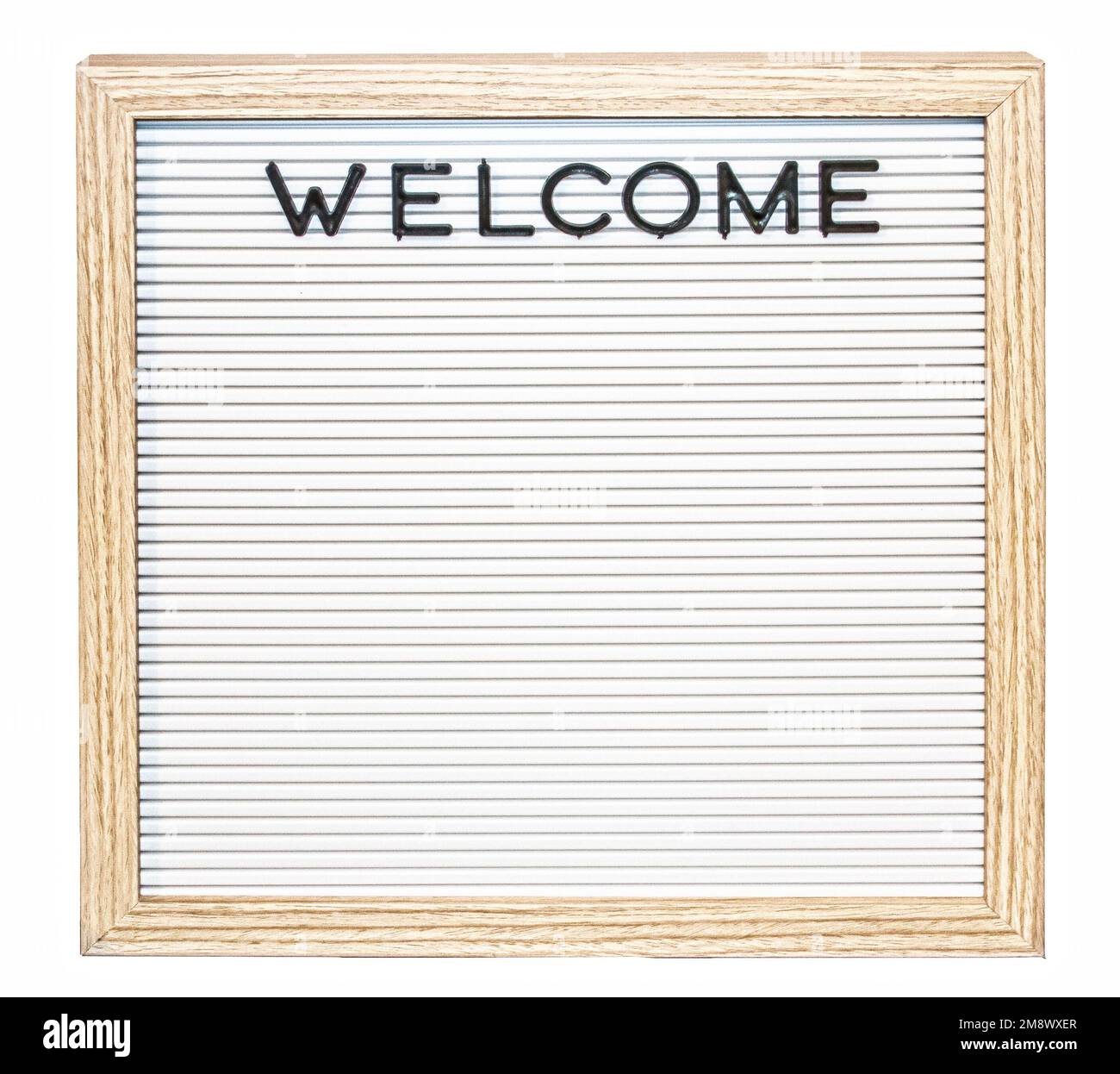 Benvenuto su piccola lavagna a lettere bianca con cornice in legno - cartello con lettere modificabile - isolato su White-Room per il testo Foto Stock