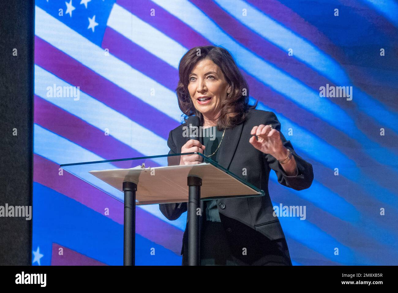 New York, New York, Stati Uniti. 15th Jan, 2023. (NUOVO) il governatore Hochul è stato nominato dal giudice capo Nominee. 15 gennaio 2023, New York, New York, USA: Il governatore dello Stato di New York Kathy Hochul sostiene che Hector LaSalle merita un posto di primo piano presso la primitiva Chiesa cristiana il 15 gennaio 2023 a New York City. Il governatore Hochul ha invocato l'icona dei diritti civili Martin Luther King Jr. Domenica, mentre lei è in piedi dal giudice Hector LaSalle come sua controversa scelta per il giudice capo di stato. (Credit Image: © M10S/TheNEWS2 via ZUMA Press Wire) SOLO PER USO EDITORIALE! Non per USO commerciale! Foto Stock