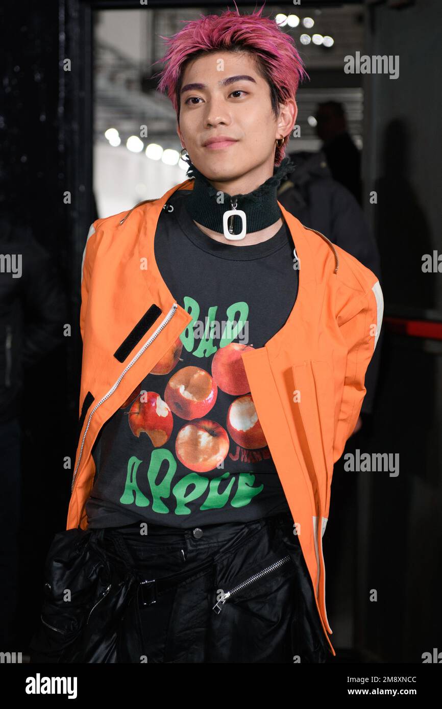 Yamato Inoue al di fuori del JW Anderson show durante la Milano Men's Fashion Week Autunno/Inverno 2023/2024 Foto Stock