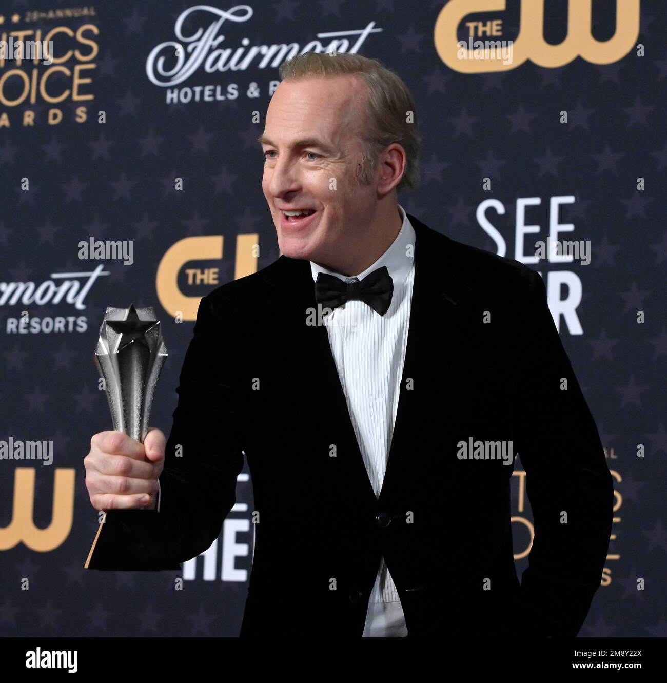 Los Angeles, Stati Uniti. 15th Jan, 2023. Bob Odenkirk si presenta dietro le quinte con il premio Best Drama Series for 'Better Call Saul' durante il premio annuale Critics' Choice 28th al Fairmont Century Plaza di Los Angeles domenica 15 gennaio 2023. Foto di Jim Ruymen/UPI Credit: UPI/Alamy Live News Foto Stock
