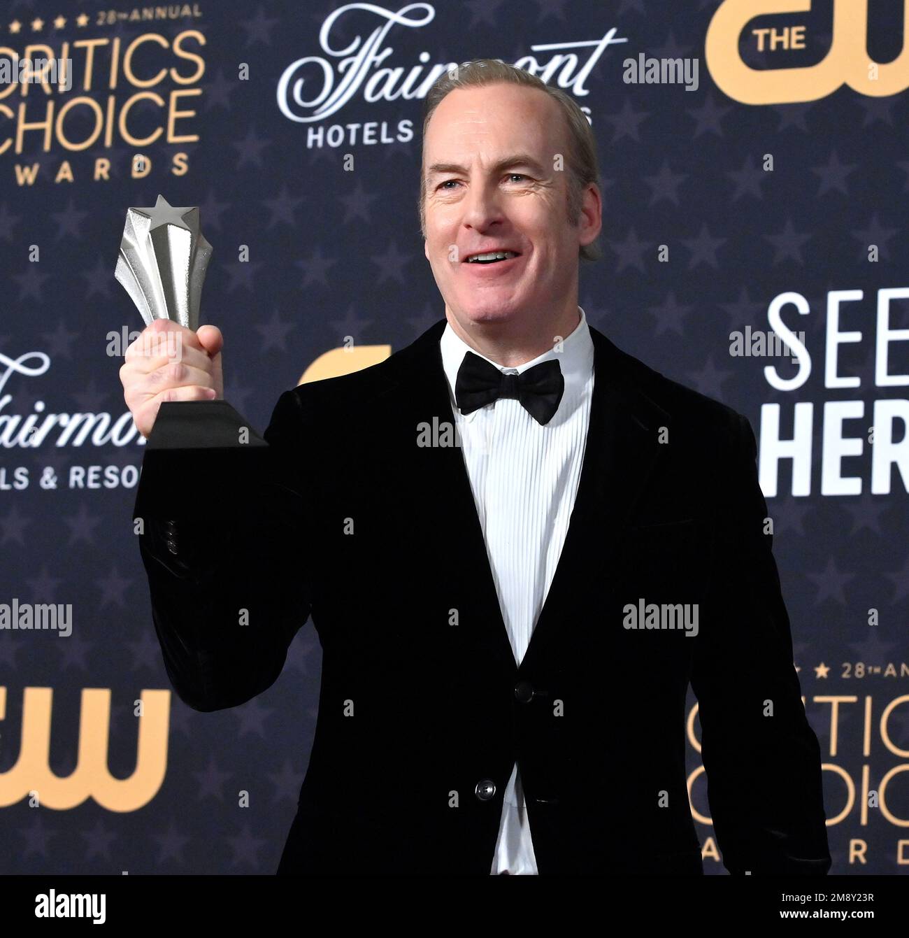 Los Angeles, Stati Uniti. 15th Jan, 2023. Bob Odenkirk si presenta dietro le quinte con il premio Best Drama Series for 'Better Call Saul' durante il premio annuale Critics' Choice 28th al Fairmont Century Plaza di Los Angeles domenica 15 gennaio 2023. Foto di Jim Ruymen/UPI Credit: UPI/Alamy Live News Foto Stock
