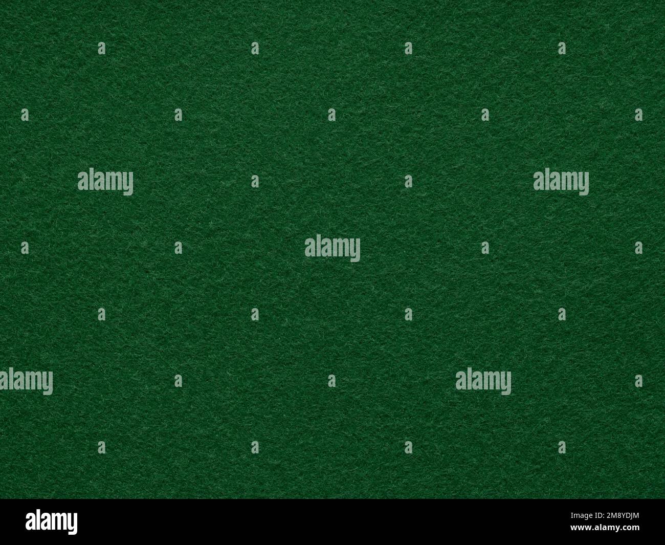 Texture di fondo in feltro verde scuro. Superficie di snooker o tavolo da poker. Feltro naturale per patchwork o altre opere d'arte. Texture di sfondo full frame Foto Stock