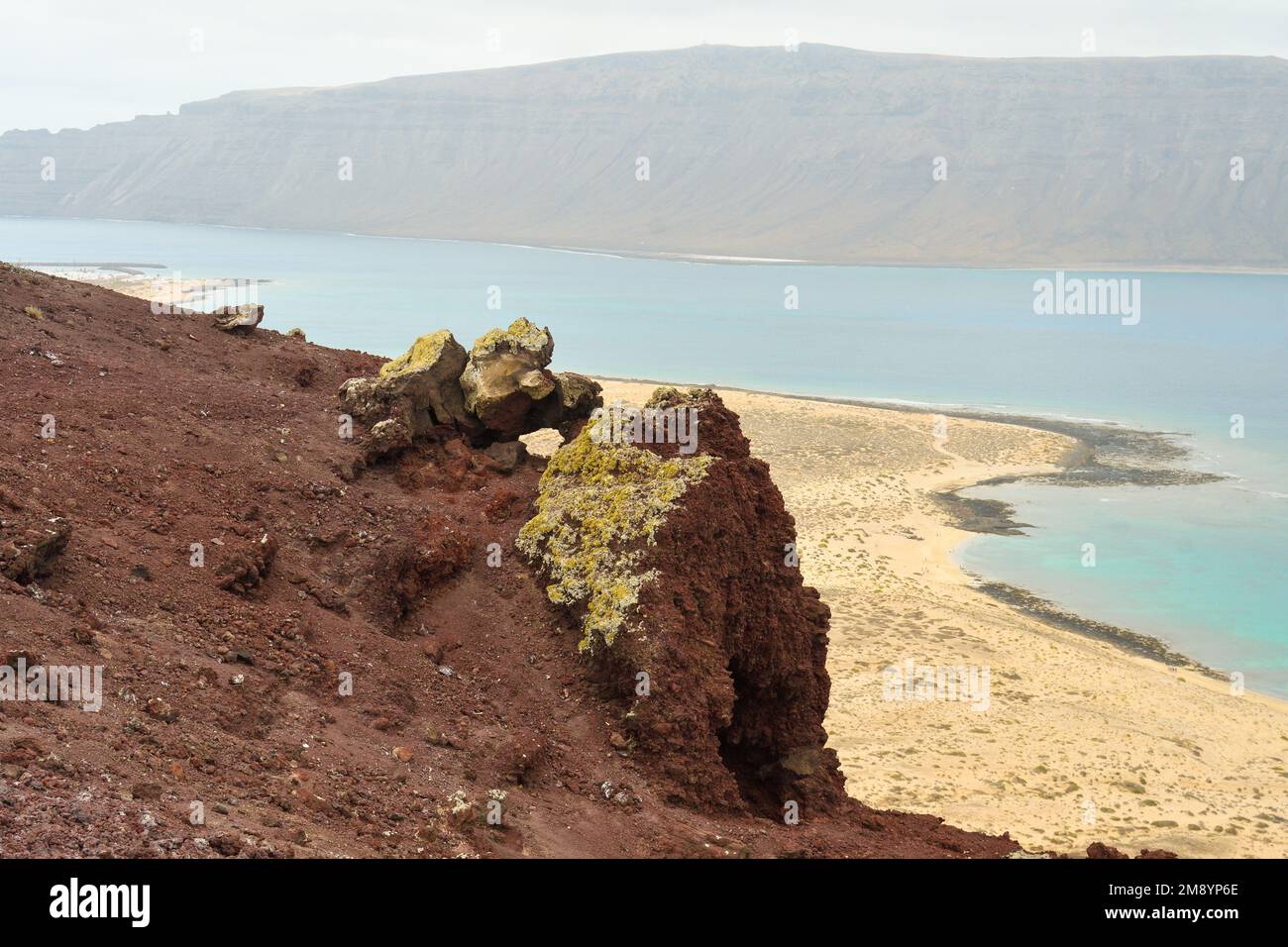 Vista sul Mirador del Río da Montaña Amarilla sull'isola di la Graciosa Foto Stock