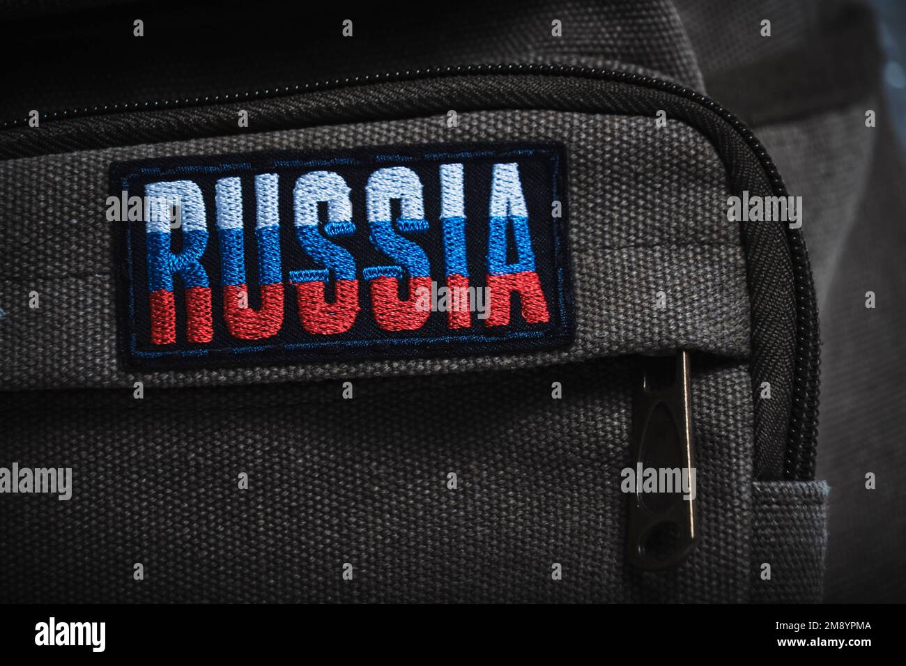 Zaino cachi con patch e iscrizione Russia Foto Stock