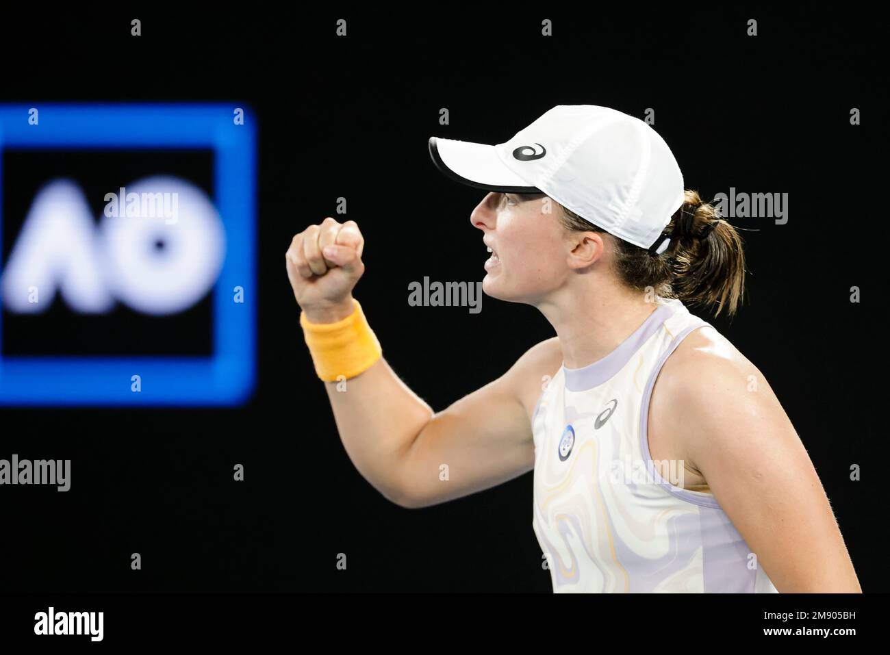 Melbourne, Australia. 16th Jan, 2023. Tennis: Grand Slam - Australian Open, single, donne, 1st° turno: Swiatek (Polonia) - Niemeier (Germania). IgA Swiatek Grazie. Credit: Frank Molter/dpa/Alamy Live News Foto Stock