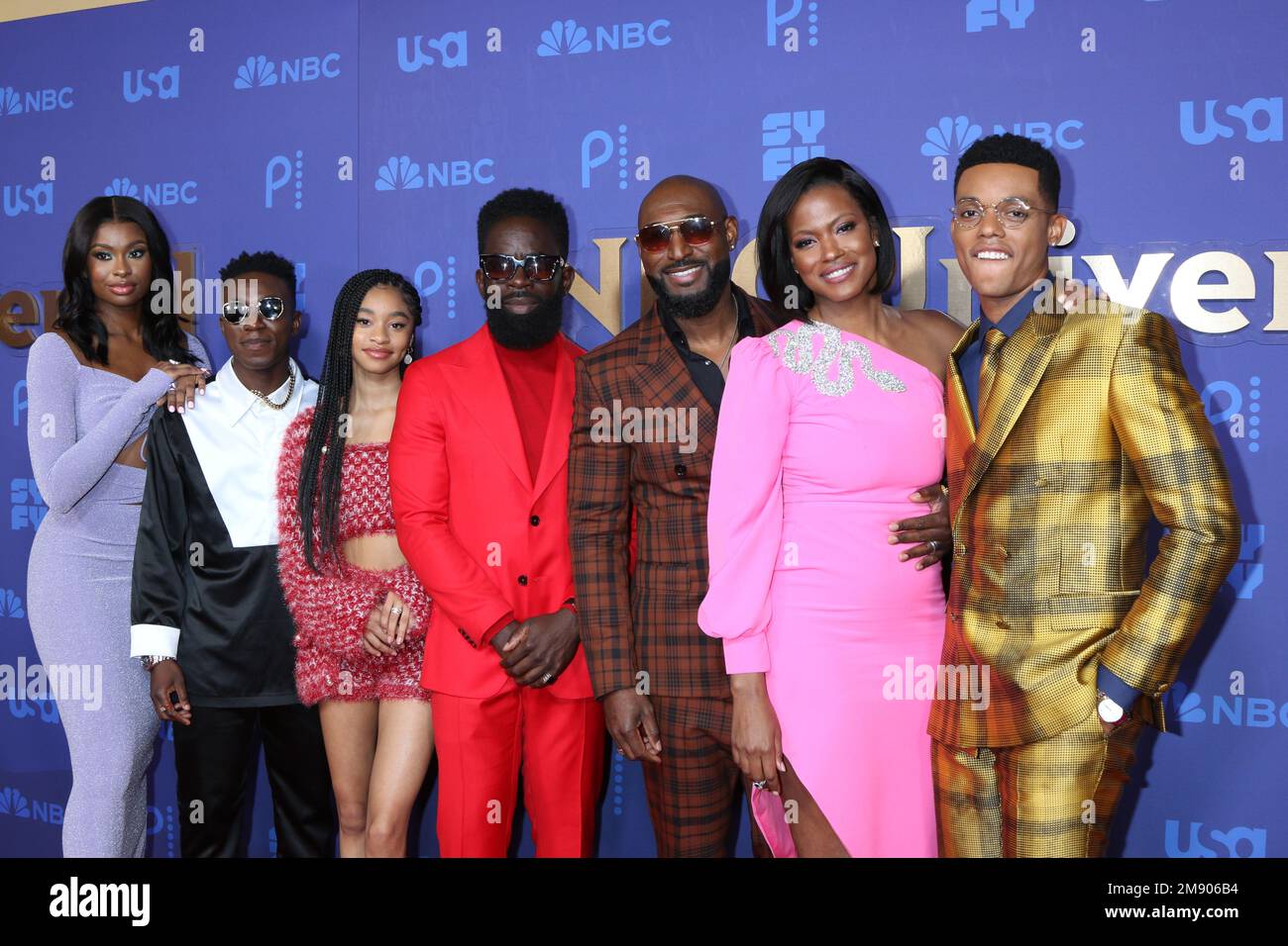 15 gennaio 2023, Pasadena, CA, USA: LOS ANGELES - 15 GENNAIO: Courtney Coco Jones, Olly Sholotan, Akira Jolie Akbar, Jimmy Akingbola, Adrian Holmes, Cassandra Freeman, Jabari Banks al NBCUniversal Press Tour Red Carpet al Langham Pasadena Hotel il 15 gennaio 2023 a Pasadena, CA (Credit Image: © Kay Blake/ZUMA Press Wire) SOLO PER USO EDITORIALE! Non per USO commerciale! Foto Stock