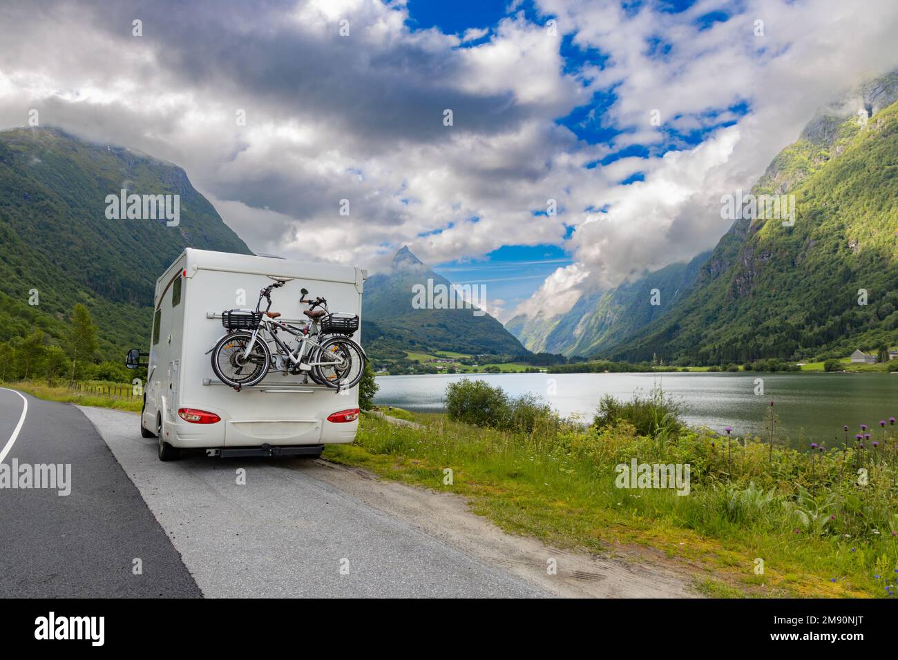 Vacanza per la famiglia travel RV, vacanza in camper, caravan auto vacanza. Foto Stock