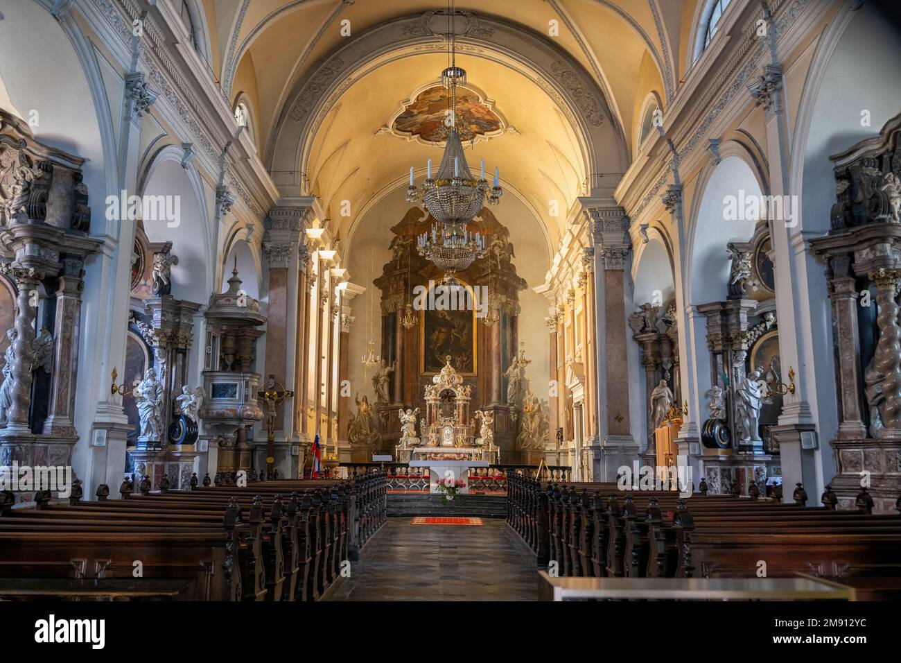 St James Parish Church interno barocco a Lubiana, Slovenia. Foto Stock