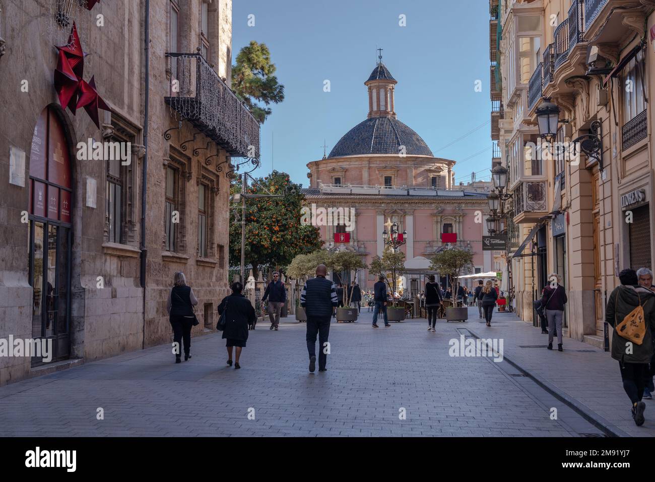 La basilica Madre de Dios de los Desamparados, una chiesa cattolica romana nel quartiere storico di Valencia. Spagna. Foto Stock