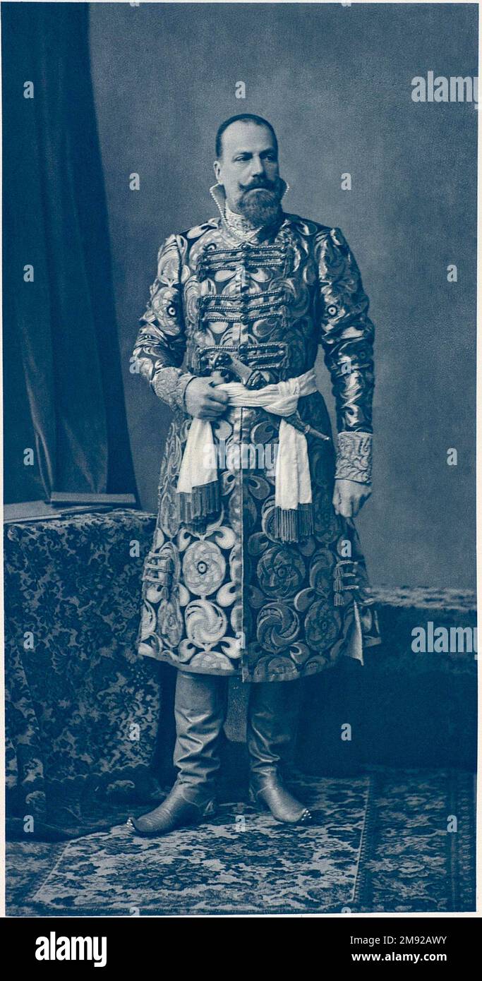 Sua Maestà Imperiale Granduca Alexei Alexandrovich (vestito come un ragazzo al tempo dello zar Alexei Mikhailovich) ca. 1903-1904 Foto Stock