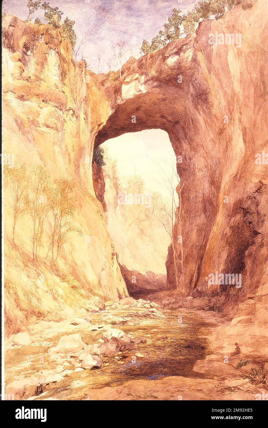 Natural Bridge, Virginia John Henry Hill (americano, 1839-1922). Natural Bridge, Virginia, 1876. Acquerello su grafite su carta molto spessa, leggermente ruvida montata su una carta secondaria, 21 1/4 x 14 1/8 poll. (54 x 35,9 cm). Come suo padre e insegnante John William Hill (il cui lavoro è esposto in un'altra galleria), John Henry Hill abbracciò i principi Ruskiniani dello studio all'aperto e della rappresentazione veritiera. Per questa immagine, la collina giovane ha selezionato un punto di riferimento famoso, che, insieme alle cascate del Niagara, è stato considerato una delle meraviglie naturali del Nord America. Il suo interesse per il 215-piedi-h. Foto Stock