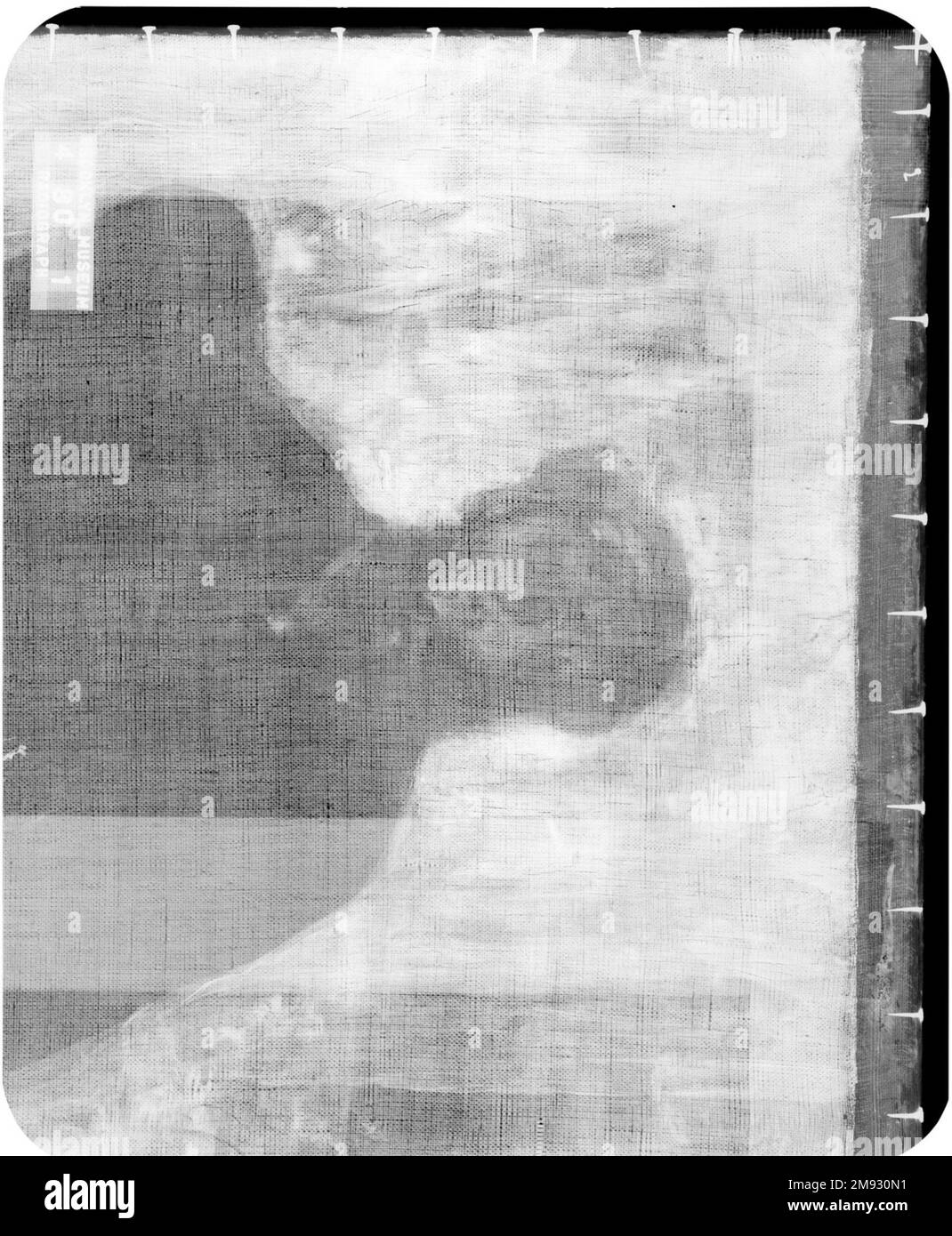 Ritratto di un uomo (Ritratto d'homme) Edgar Degas (francese, 1834-1917). Ritratto di un uomo (Ritratto d'homme), ca. 1866. Olio su tela, 34 x 25 1/2 poll. (86,4 x 64,8 cm). In questo enigmatico dipinto, un uomo non identificato in un moderno abbigliamento borghese siede in una sedia tra tagli di carne. Un piatto con salsiccia e un trotto di maiale sanguinoso e appena scolpito poggia sul tavolo coperto di stoffa, e quello che sembra essere un arrosto di costolette siede su un altro piatto (o è la tavolozza di un artista?) sul pavimento. A metà strada tra questi due piatti di carne animale morta ci sono le mani afferrate dell’uomo, che rinforzano la malinconica Foto Stock