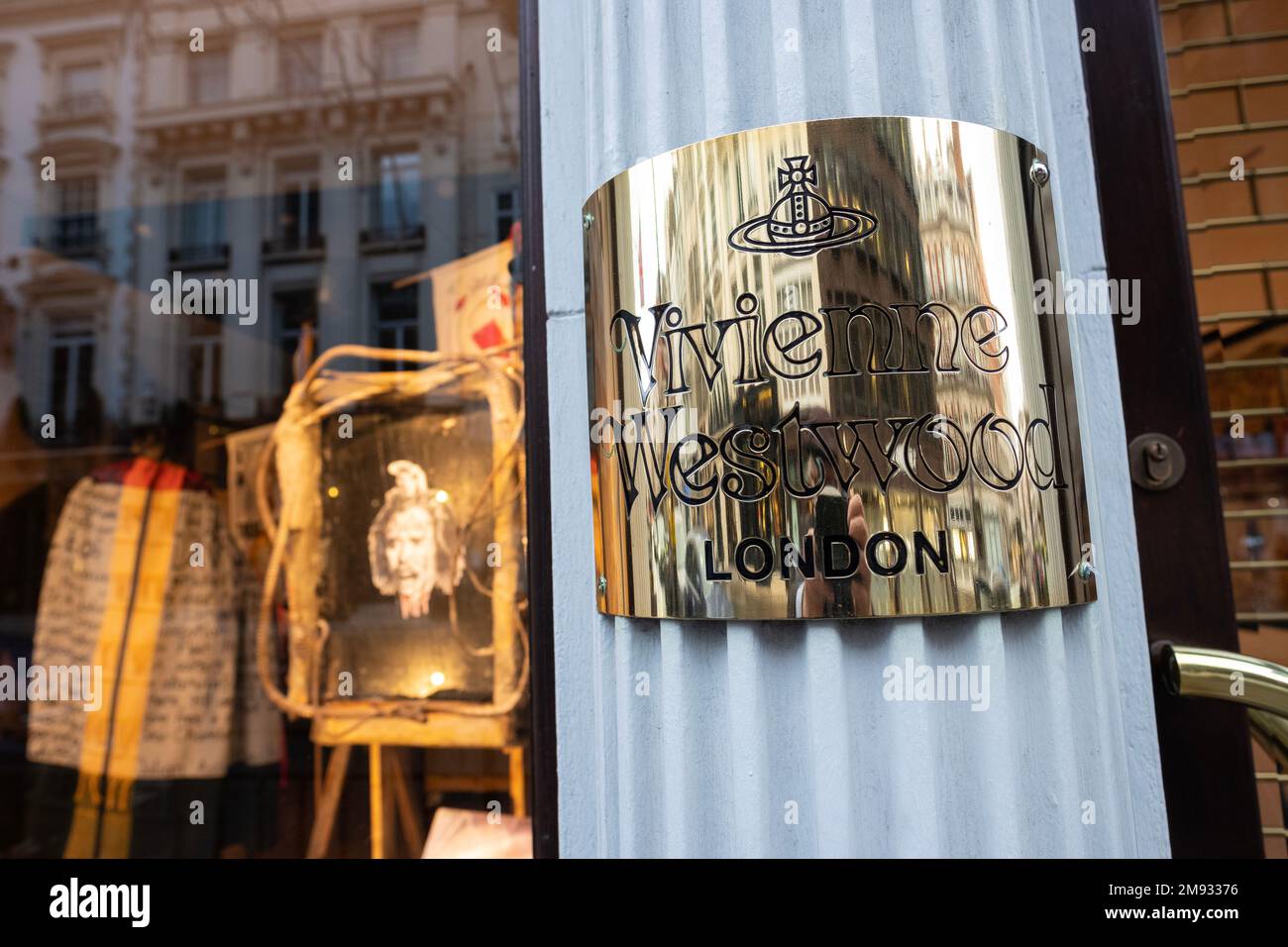 Esterno del negozio Vivienne Westwood, Conduit Street London W1 Foto Stock