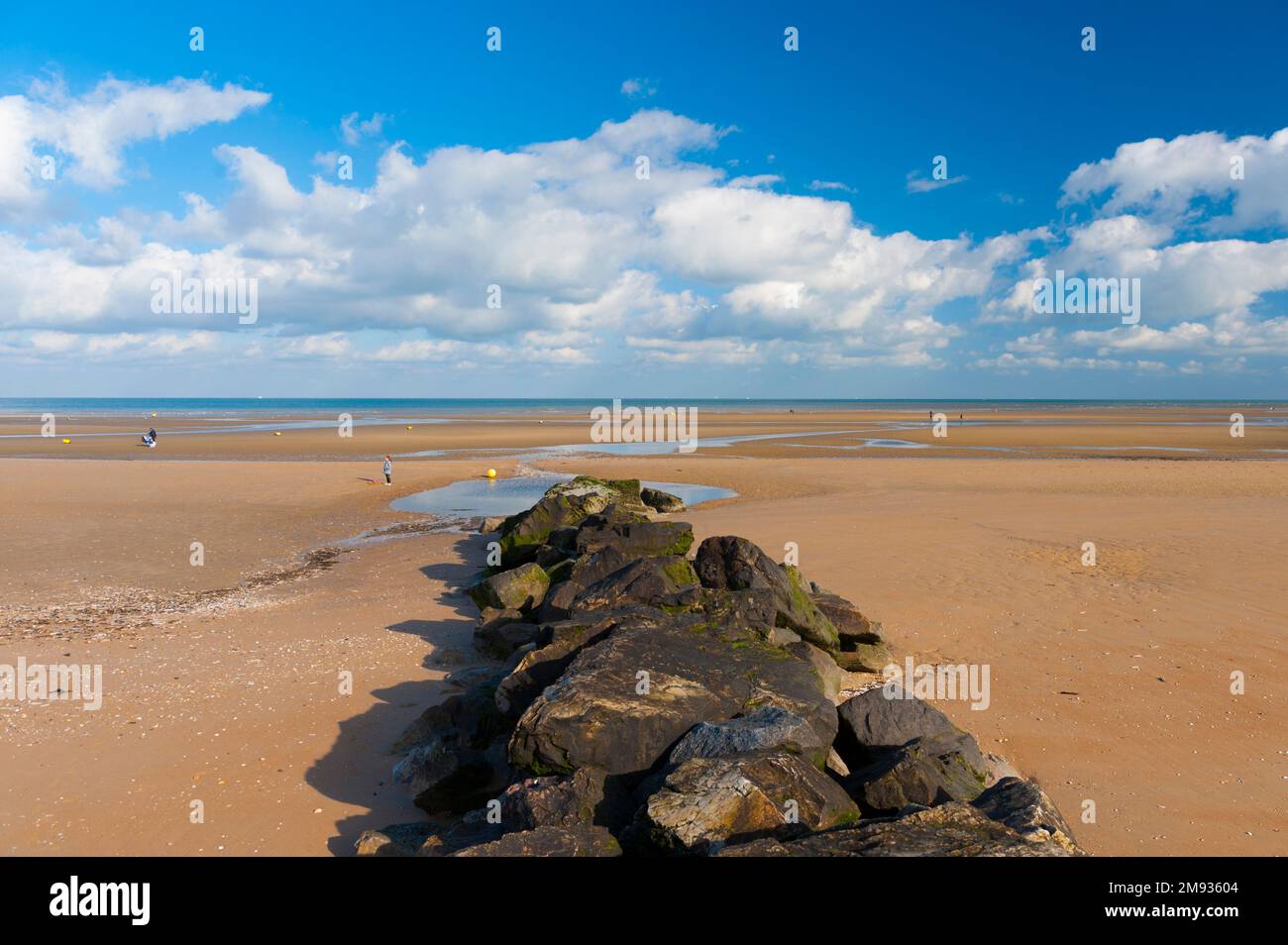 Francia, Calvados (14), Cabourg, spiaggia durante una marea primaverile Foto Stock