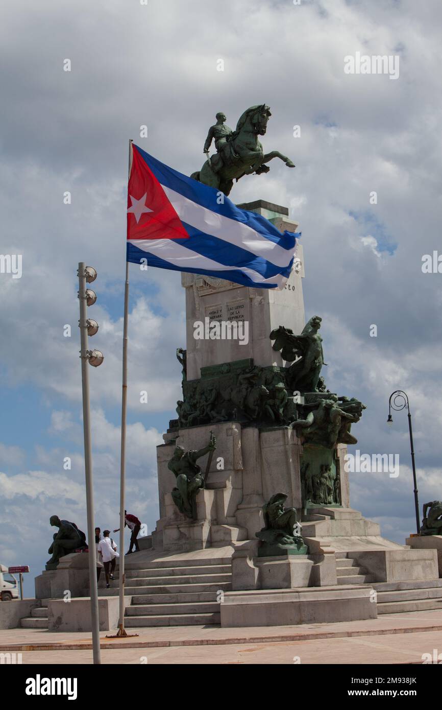 Transtur, Habana Bus Tour hop on hop off double decker bus turistico di prendere i turisti visite lungo il Malecon, Havana, Cuba Foto Stock