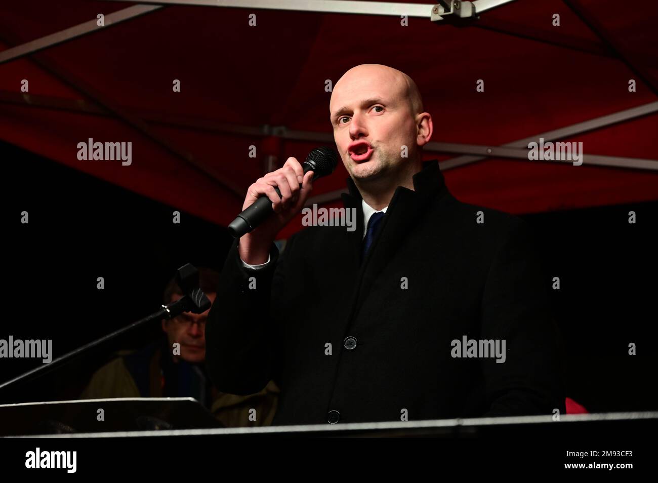 Downing Street, gennaio 16 2023. Londra, Regno Unito. Stephen Flynn deputato della SNP presso i sindacati i lavoratori, e lavoratori di classe inferiore difendere il diritto di sciopero e la destra. Protesta per un salario vivente da un governo che cerca di usare divide & governare & razzismo per dividere la nostra resistenza. Credit: Vedi li/Picture Capital/Alamy Live News Foto Stock