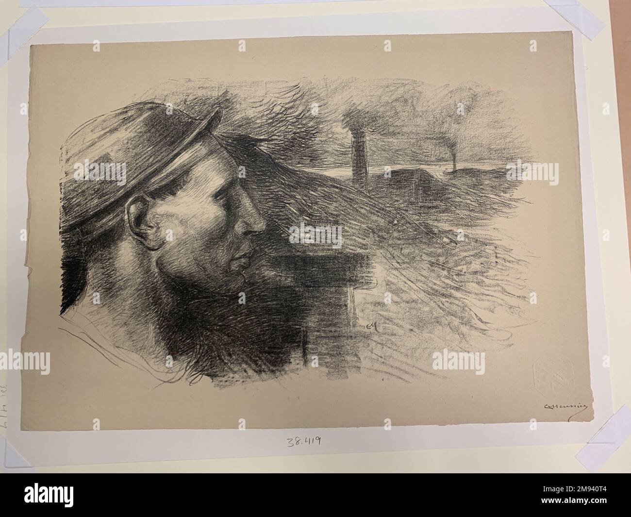 Mineur Constantin Meunier (belga, 1831-1905). Mineur, 1895. Litografia su carta steso, immagine: 13 9/16 x 20 11/16 pollici (34,5 x 52,5 cm). Constantin Meunier fece una specialità di raffigurare operai industriali muscolari alla fine del XIX secolo. Egli concepì i suoi sudditi come membri integrali della società e li infondeva con un senso di grandezza ed eroismo. Prodotte in un periodo di agitazione nella comunità del lavoro europea, le sue immagini sono state abbracciate da molti scrittori e critici come richieste rivoluzionarie di riforme. Il suo lavoro è stato compreso diversamente negli Stati Uniti nel 1913-14, anche un tempo di Foto Stock