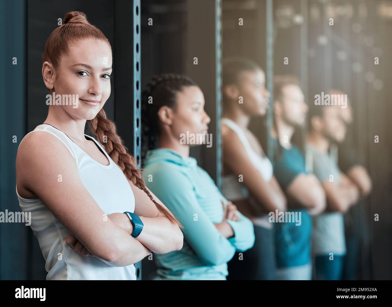 Pronto a costruire una forte connessione corpo mentale. una giovane donna pronta e in attesa di allenarsi. Foto Stock