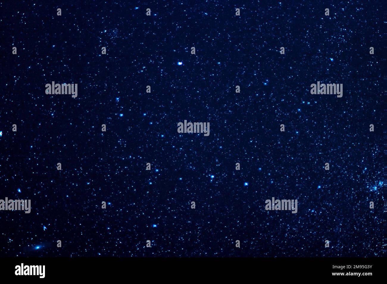 sfondo astratto con un cielo stellato di notte blu scuro Foto Stock