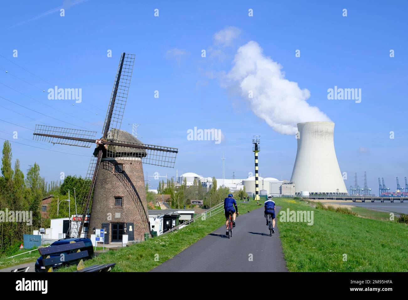 Belgio: La centrale nucleare di Doel Foto Stock