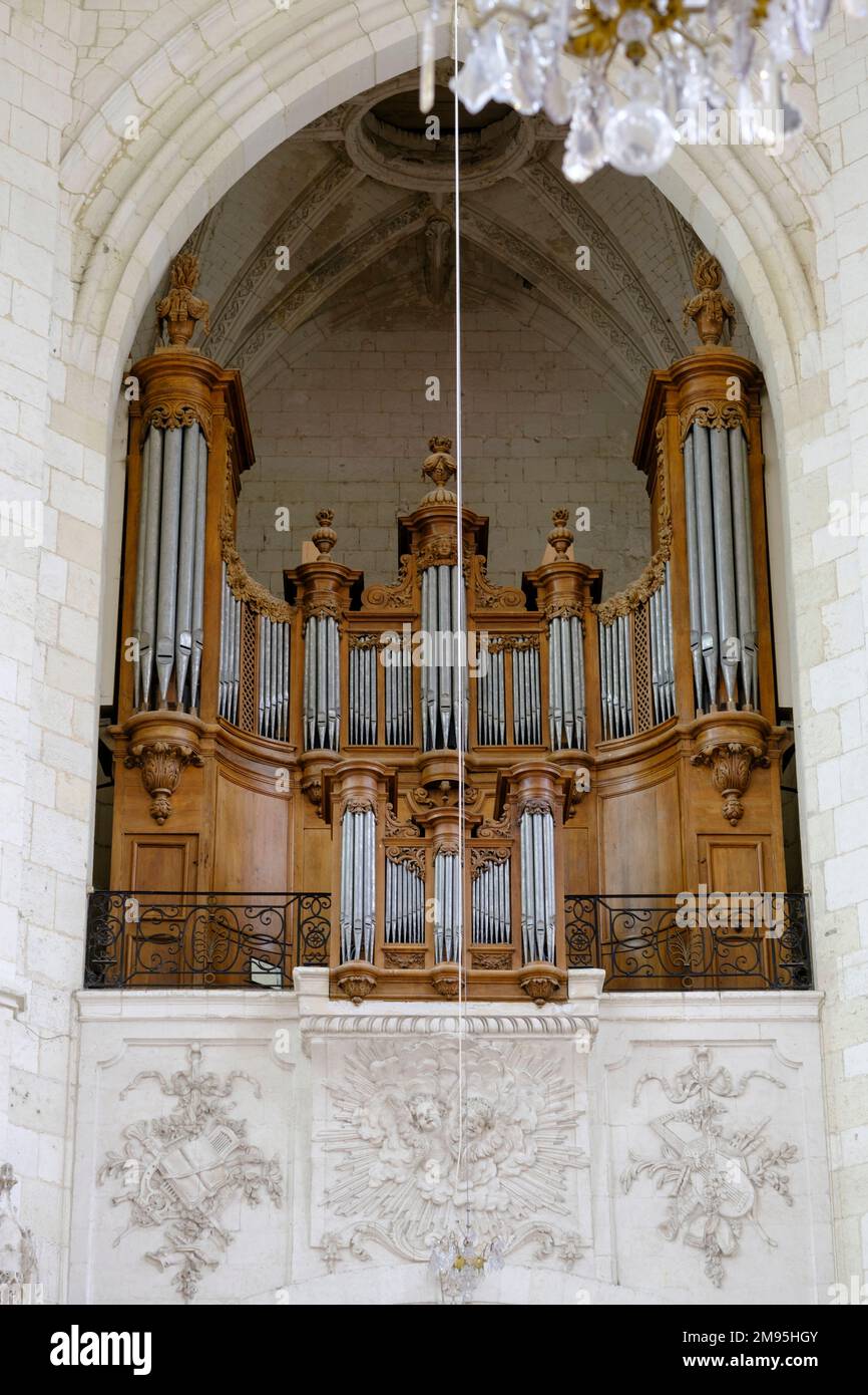 Saint Riquier (Francia settentrionale): Organo della chiesa abbaziale, edificio registrato come monumento storico nazionale (monumento storico francese) Foto Stock