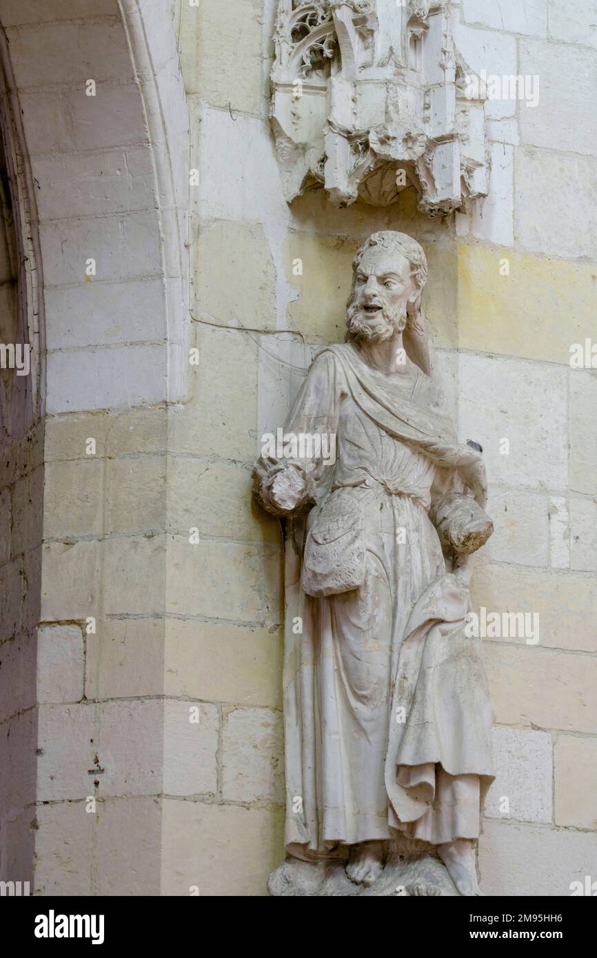 Saint Riquier (Francia settentrionale): La chiesa abbaziale, edificio registrato come monumento storico nazionale (francese 'Monument historique'). Statua di San Foto Stock