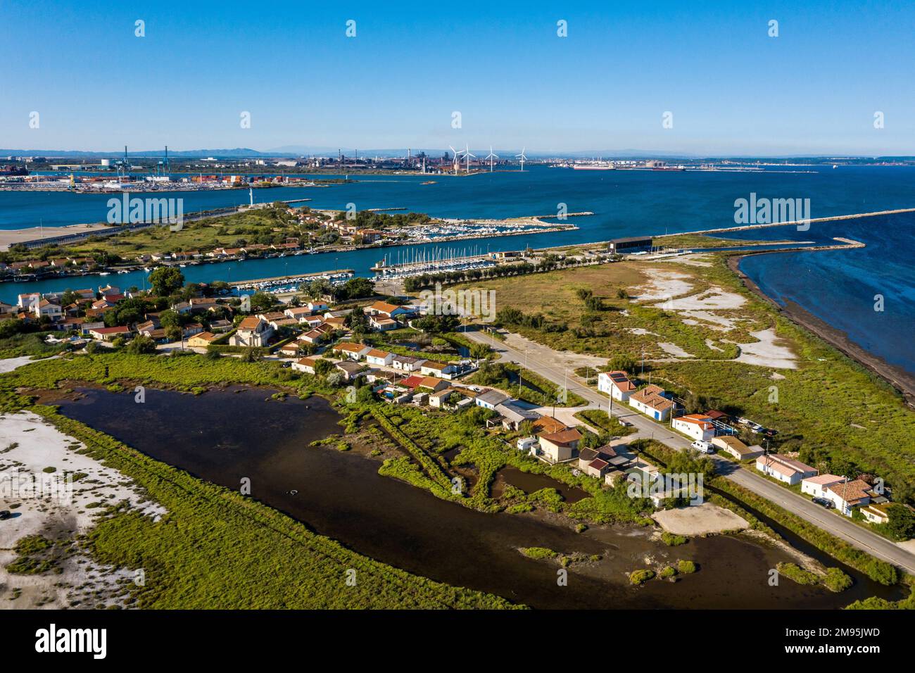 Port-Saint-Louis-du-Rhone (Francia sud-orientale): Vista aerea del canale di Saint-Louis, le due spiagge "plage de Carteau" e "plage Olga", con la Foto Stock