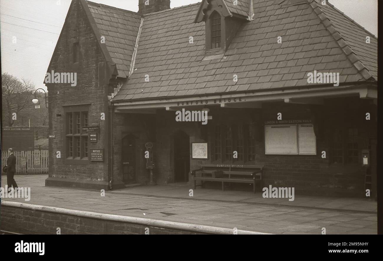 La stazione ferroviaria originale di Dunford Bridge su Sheffield, Ashton-under-Lyne e Manchester Railway Foto Stock