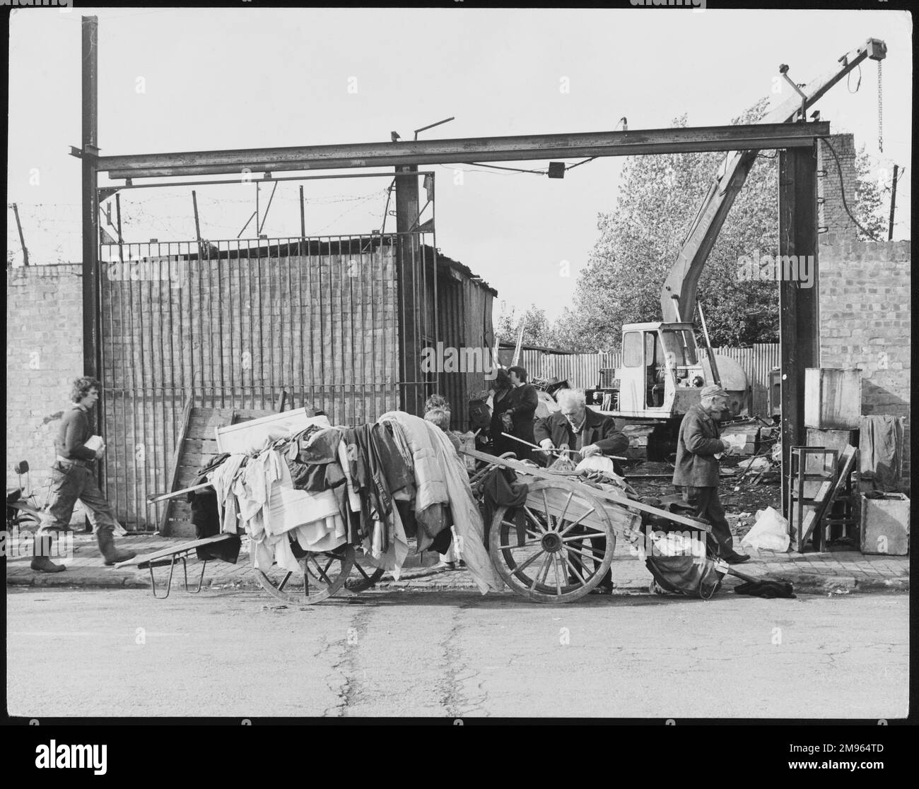 Totters Scrap Yard, pieno del tesoro dispari e un sacco di vecchia spazzatura, Birmingham, Inghilterra. Foto Stock