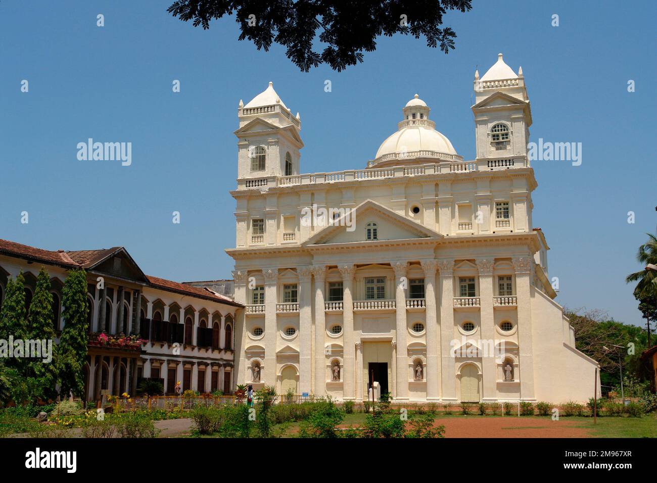 Chiesa di San Cajetan, Old Goa, India. Originariamente conosciuta come la Chiesa di nostra Signora della Divina Provvidenza, fu completata nel 1661. Foto Stock