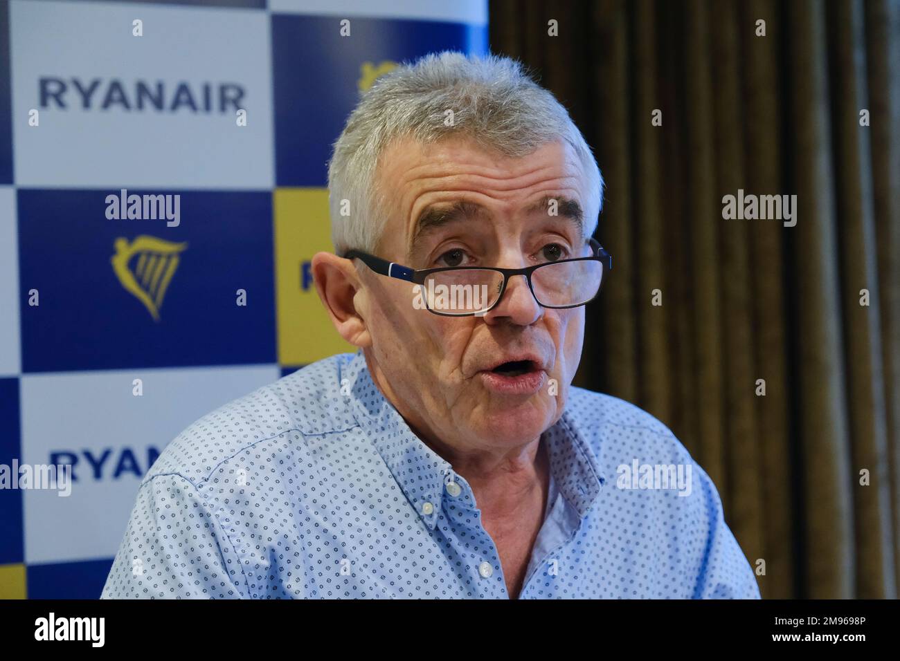 Bruxelles, Belgio. 17th Jan, 2023. Michael o'Leary, CEO della compagnia aerea irlandese a basso costo Ryanair, si è rivolto a una conferenza stampa che si terrà a Bruxelles il 17 gennaio 2023. Credit: ALEXANDROS MICHAILIDIS/Alamy Live News Foto Stock