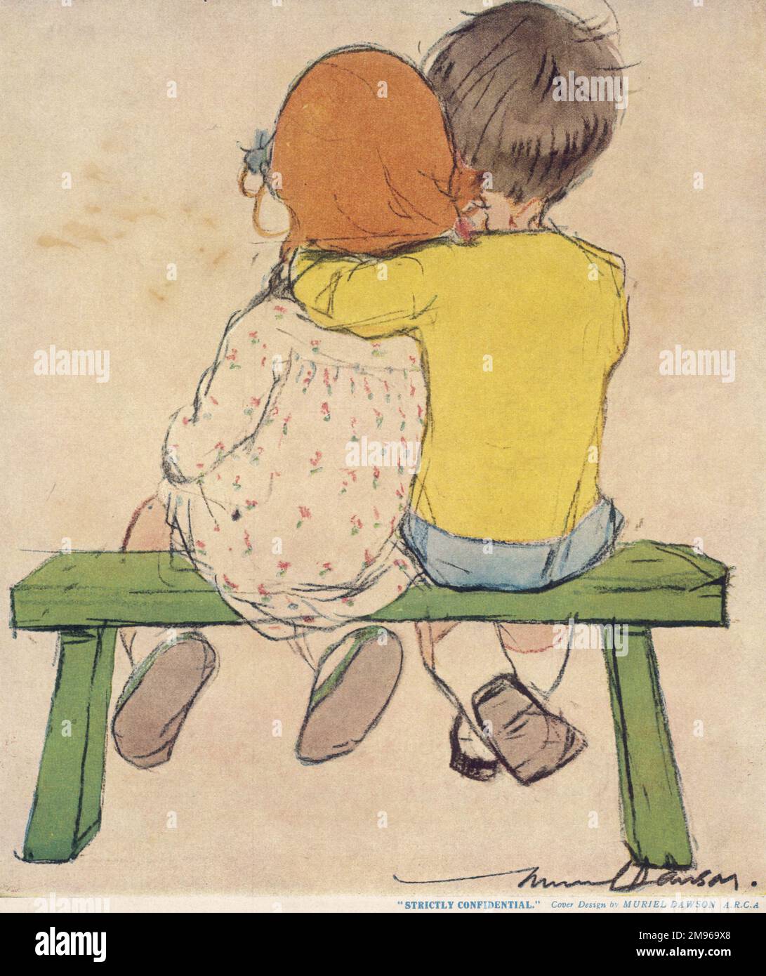 Un ragazzino e una ragazza si siedono insieme su una panchina, il braccio del ragazzo intorno alla ragazza mentre discutono i segreti. Foto Stock