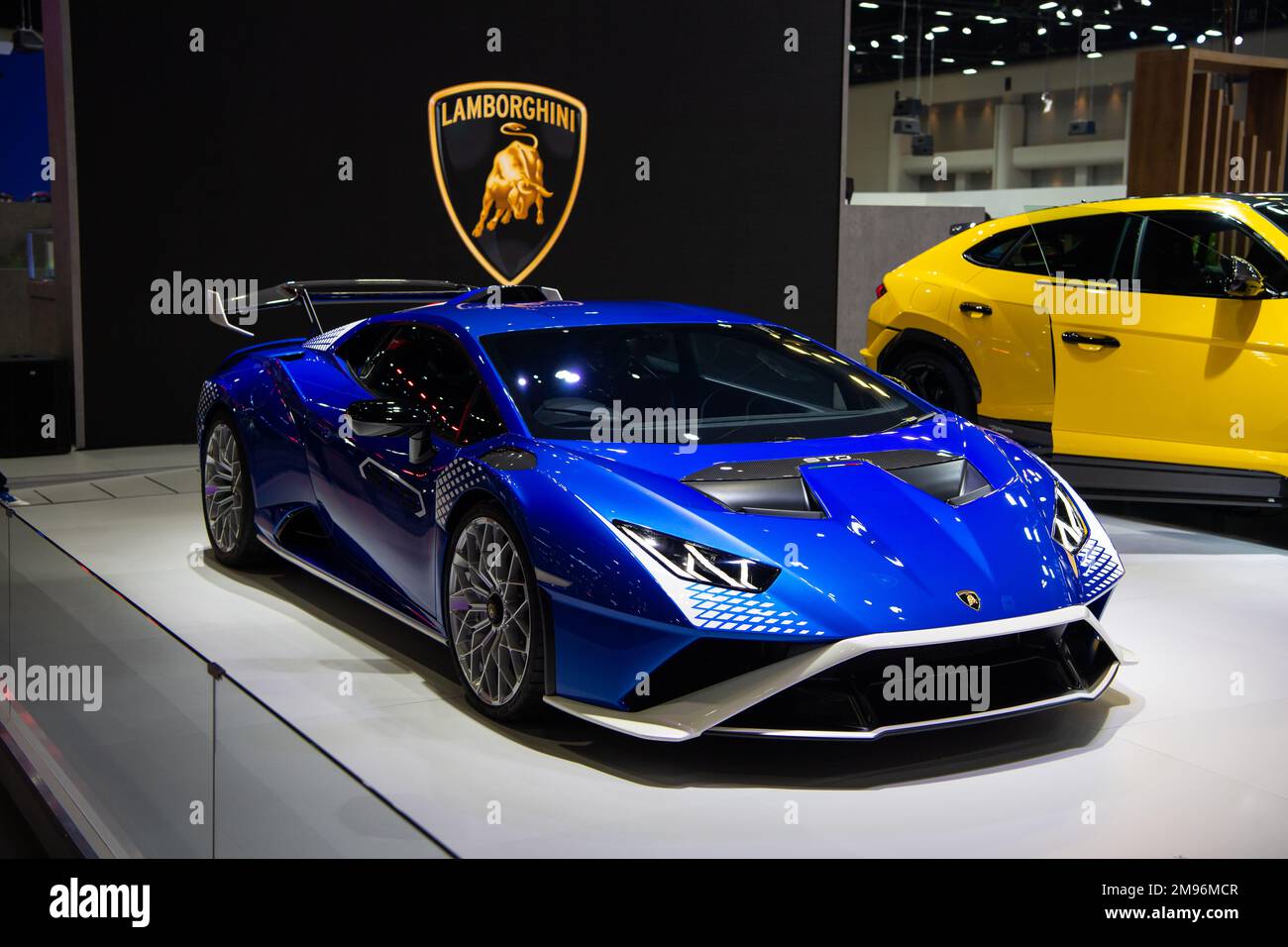 Lamborghini Huracan sto in mostra al 39th Thailand International Motor Expo 2022 il 30 novembre 2022 a Nonthaburi, Thailandia. Foto Stock