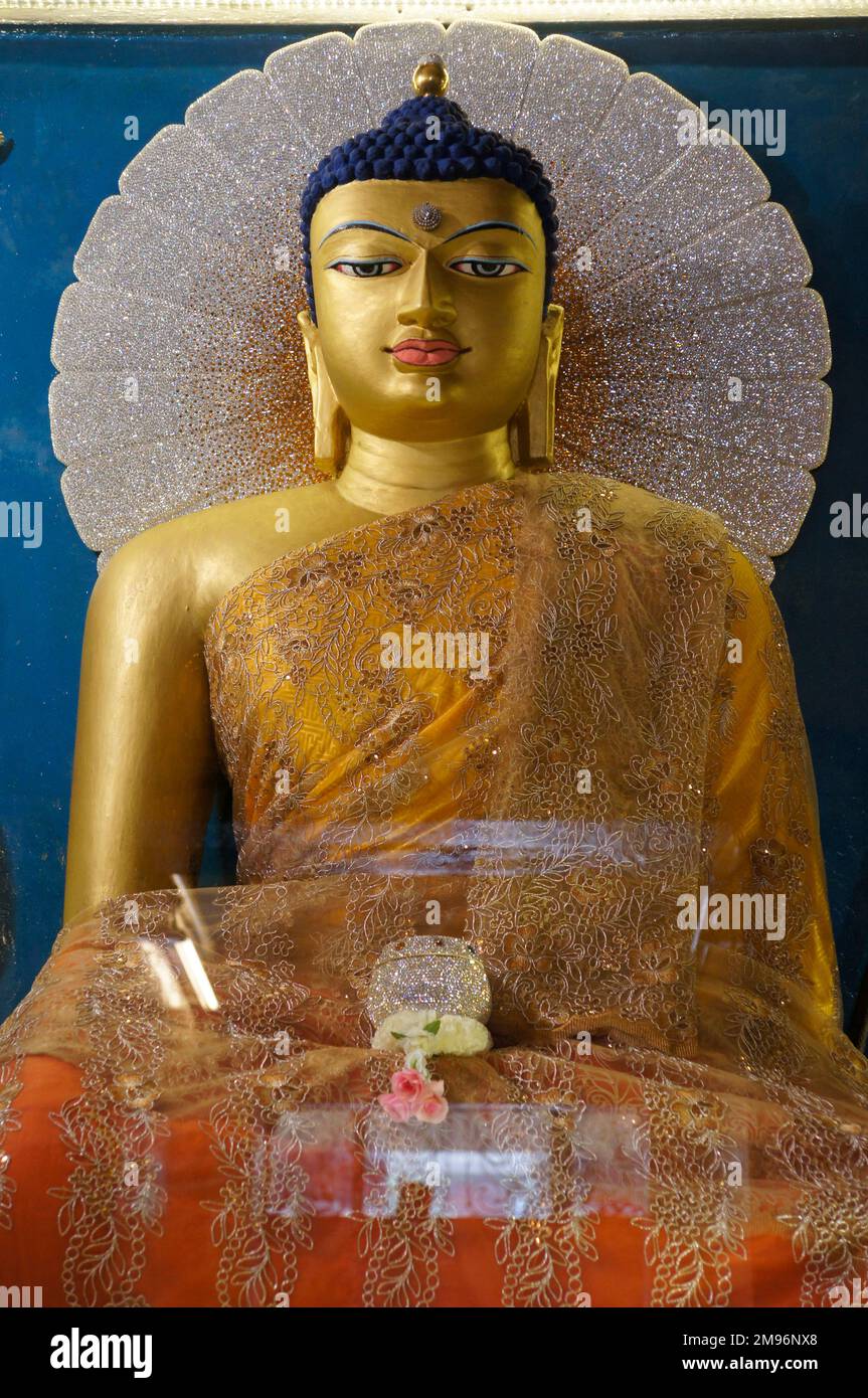 India, Bihar, Bodh Gaya: Mahabody Tempio Piramide (5th - 6th ° secolo DC), interno, Buddha. Foto Stock