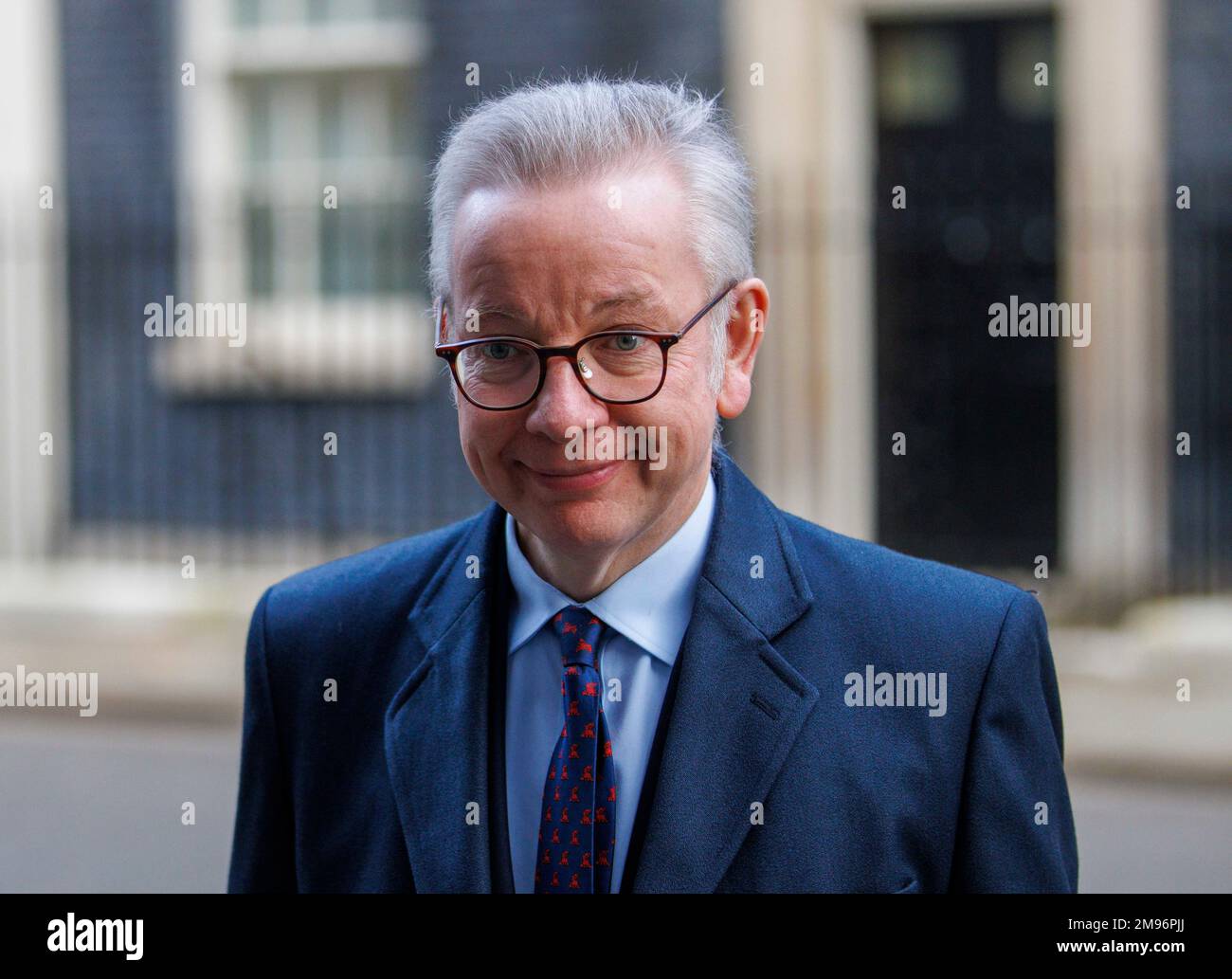 Londra, Regno Unito. 17th Jan, 2023. Michael Gove, Segretario di Stato per il livellamento, gli alloggi e le comunità; Ministro delle relazioni intergovernative, a Downing Street per una riunione del Gabinetto. Credit: Notizie dal vivo di Mark Thomas/Alamy Foto Stock