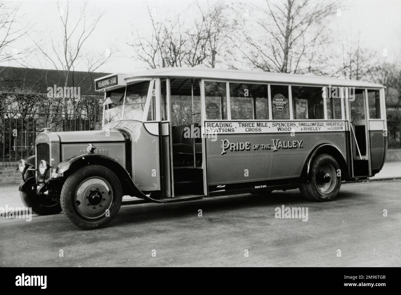 "Orgoglio della valle" Autobus da Londra a Reading Foto Stock