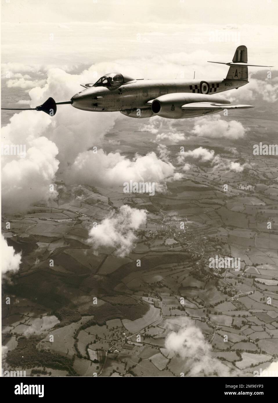 Gloster Meteor F8, WA829, viene rifornito in volo, da USAF Boeing YKB-29T Superfortress (45-21734), modificato dalla configurazione KB-29M con sonda ad alette e punti di rifornimento della drogue. Foto Stock