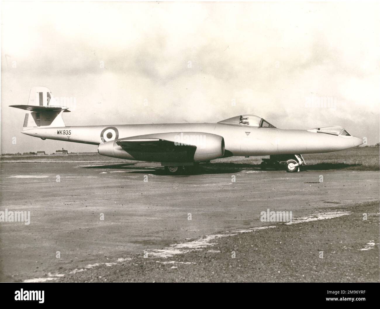 Gloster Meteor F8, WK935, è stato utilizzato dalla RAE Farnborough per prove pilota prone. Foto Stock