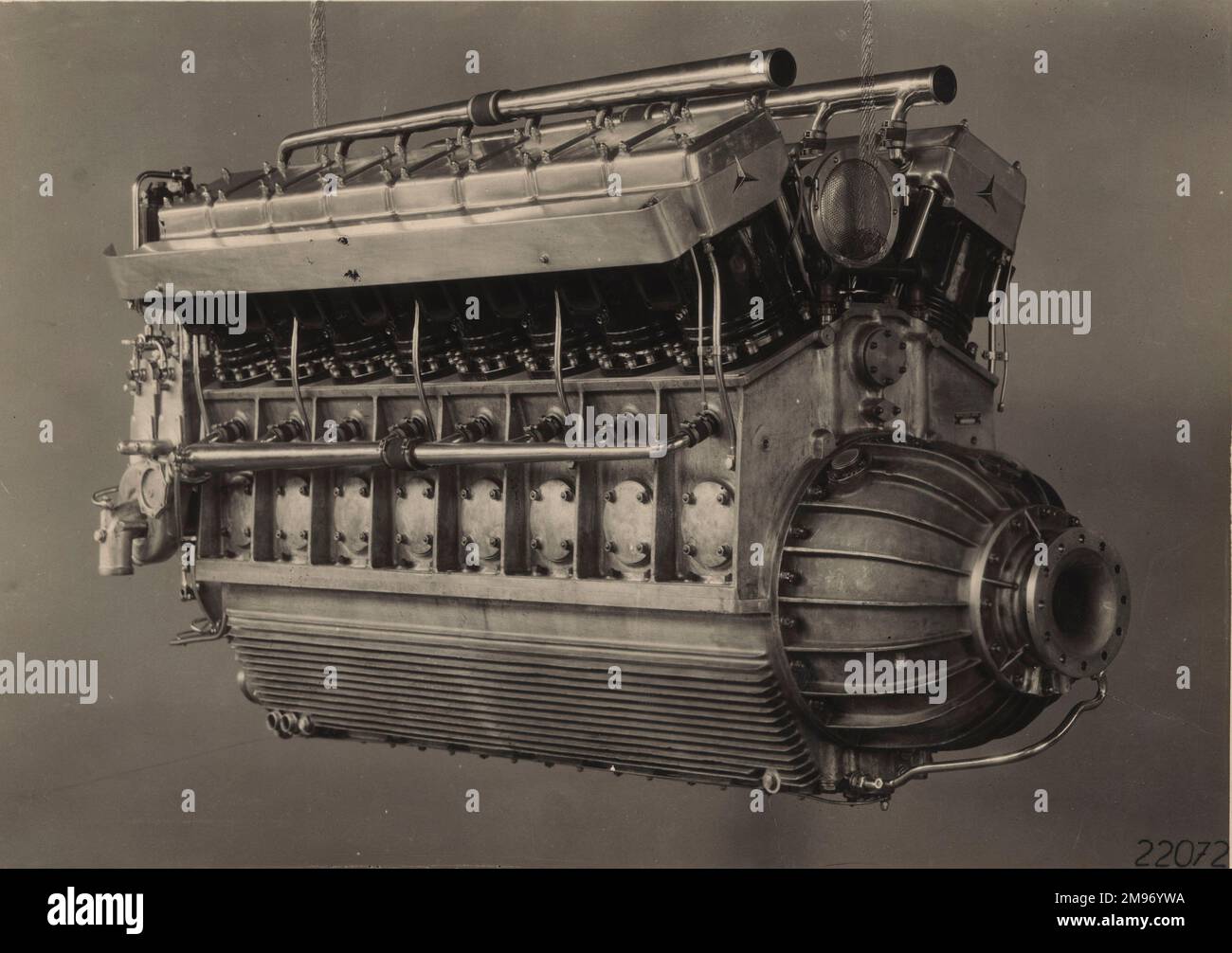 L'Hindenburg era alimentato da quattro motori diesel 1.200hp Mercedes-Benz LOF a 6 16 cilindri (ciascuno alloggiato in una gondola separata presidiata da un meccanico individuale). Foto Stock