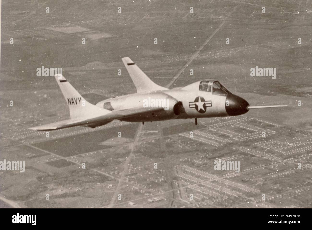Chance Vought F7U-3 Cutlass in volo. Foto Stock