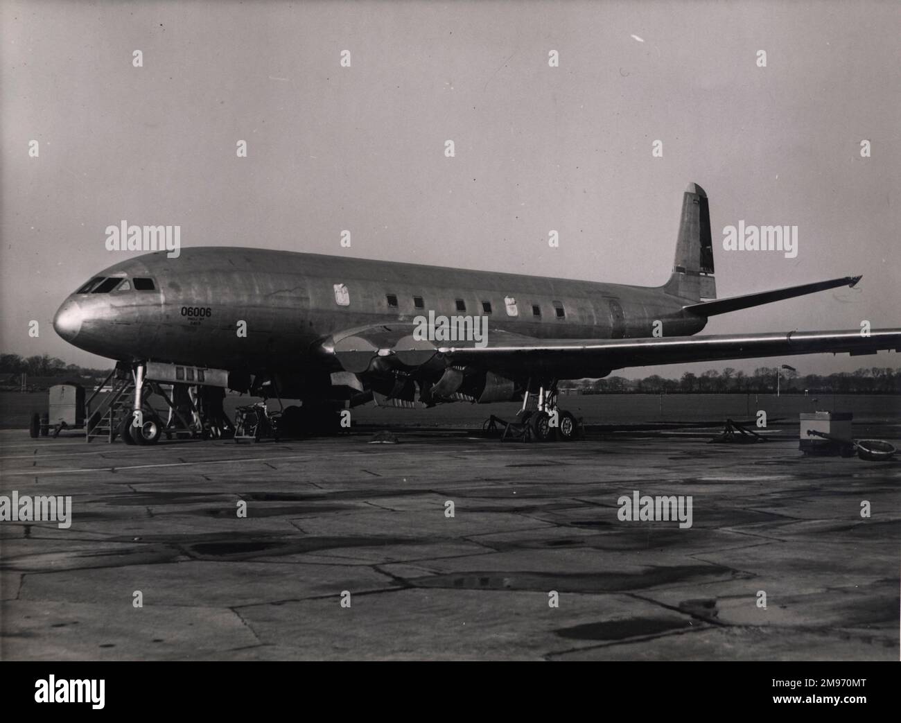 De Havilland DH106 Comet 2X, G-ALYT, fu la prima Comet alimentata da Rolls-Royce Avon. Si vede qui a Hatfield. Foto Stock