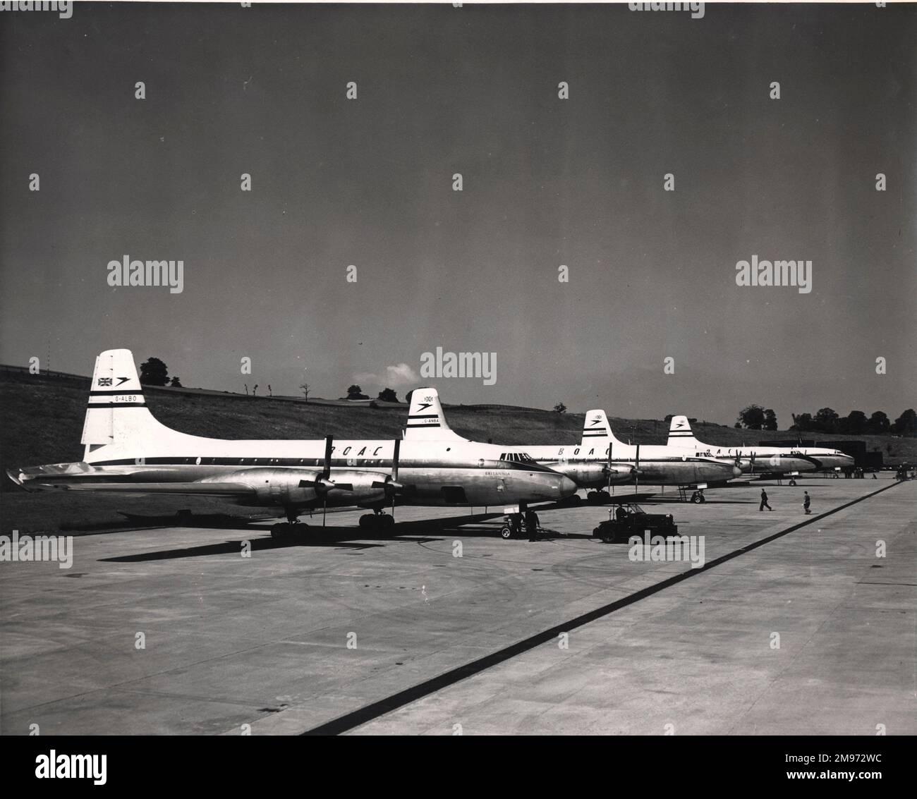 Il primo Bristol Britannia, G-ALBO, accanto ai primi tre aerei di produzione, G-ANBA, G-ANBB e G-ANBC. Foto Stock