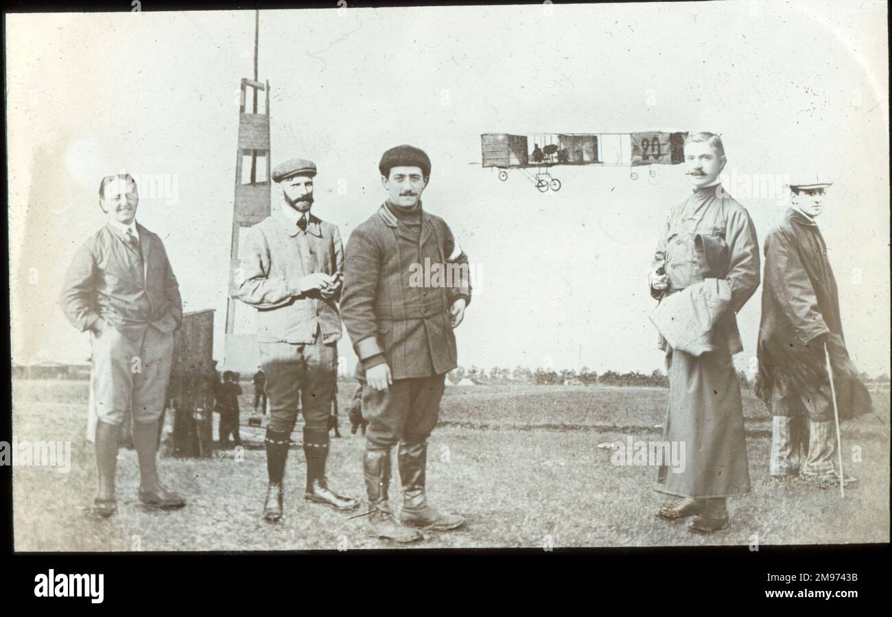 Un gruppo di primi piloti francesi. Rougier, Farman, Latham, V. Bateson. Foto Stock